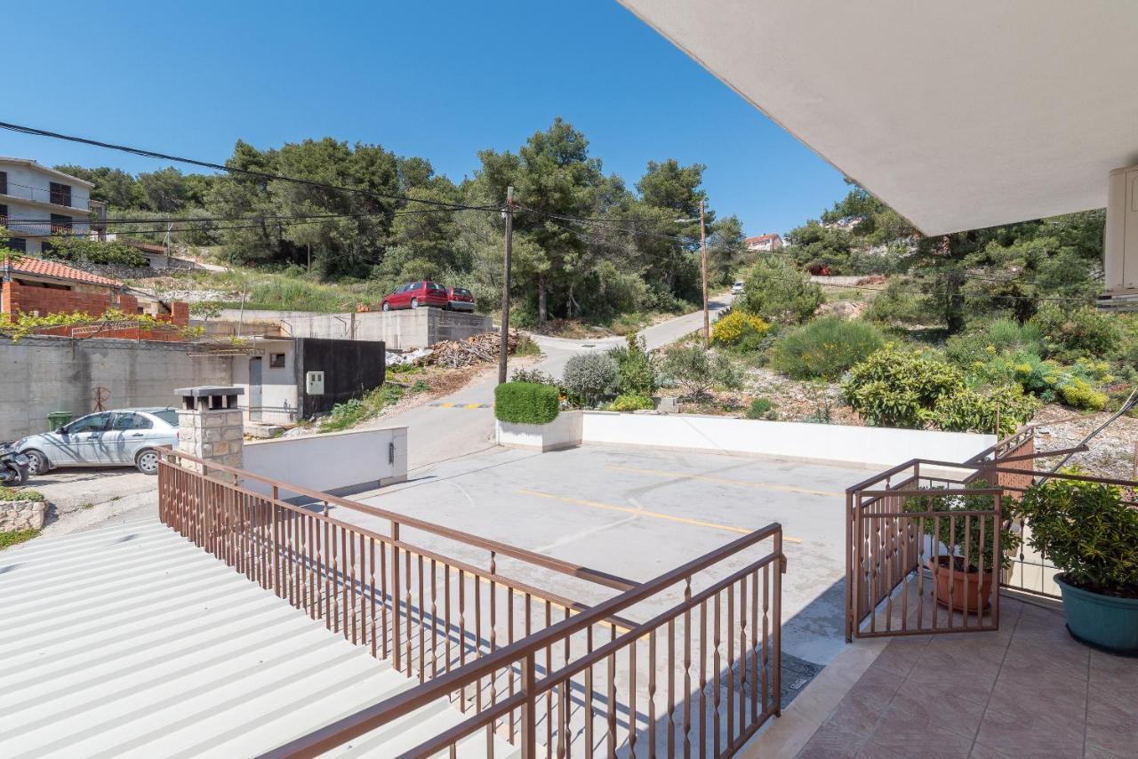 Comfortable Apartment Near The Sea Trogir Exterior foto
